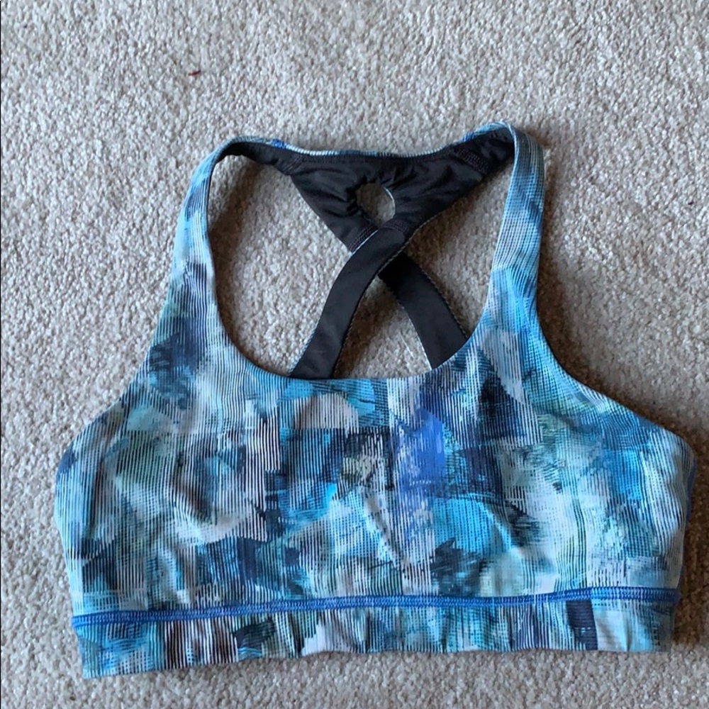 Lululemon sports bra